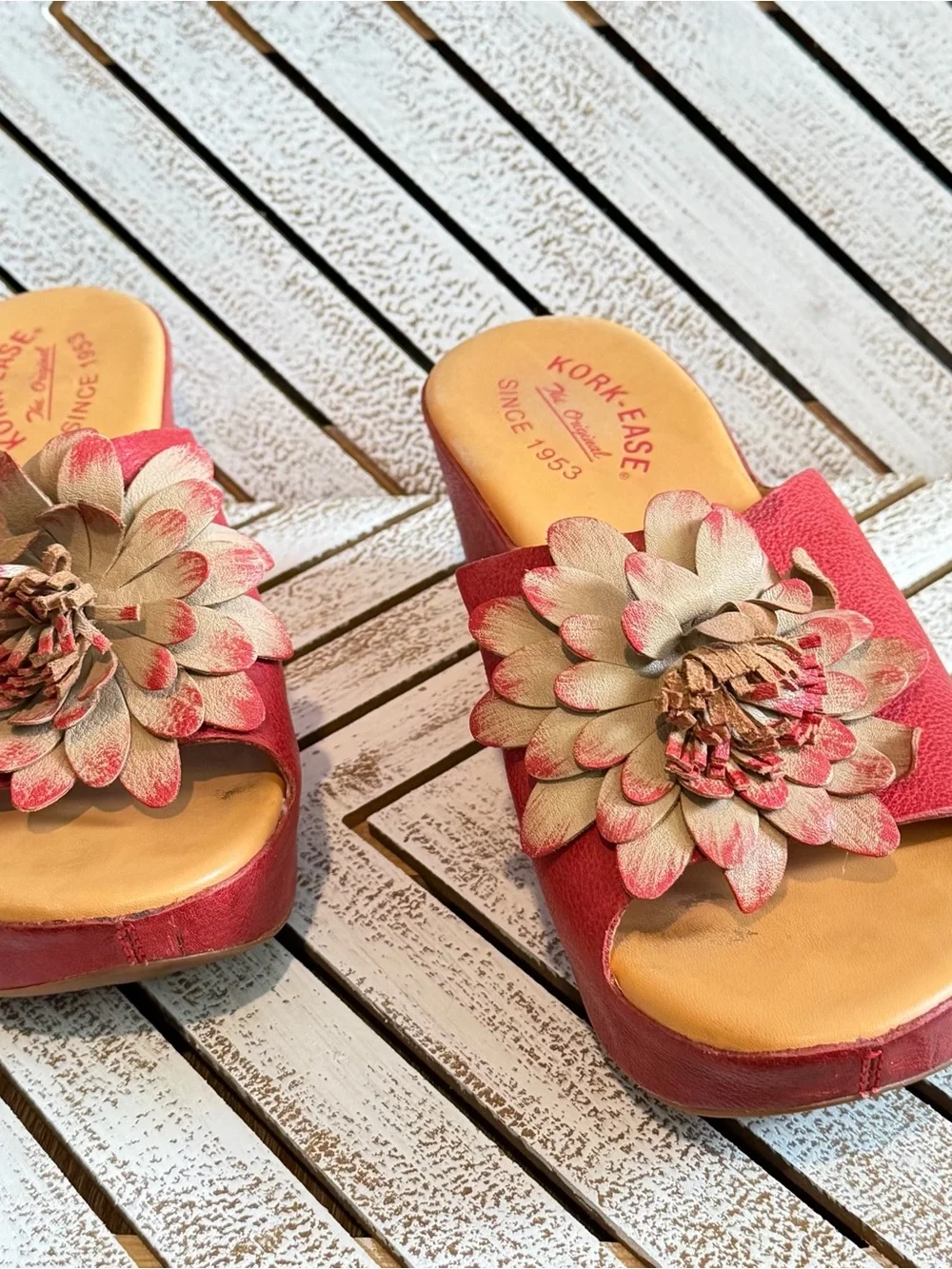 Red Kork Ease Sundance Leather Flower Floral Wedge Heel Sandals Chunky Sz 8